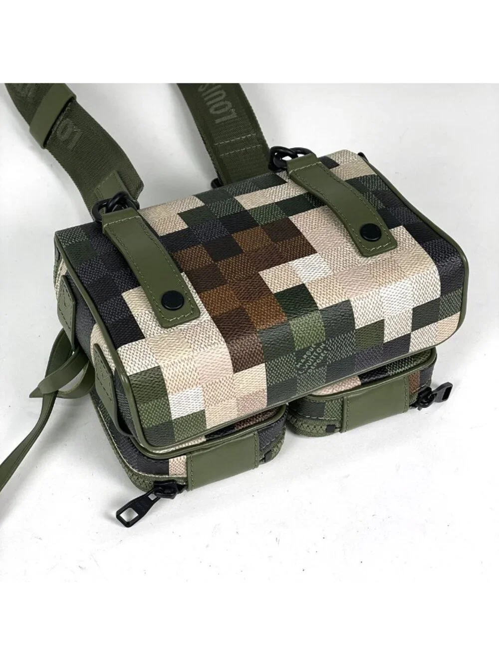 Louis Vuitton LV Trail Wearable Wallet Shoulder Bag Damoflage Damier Green Brown